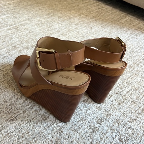 Michael Kors wedges - Picture 3 of 3